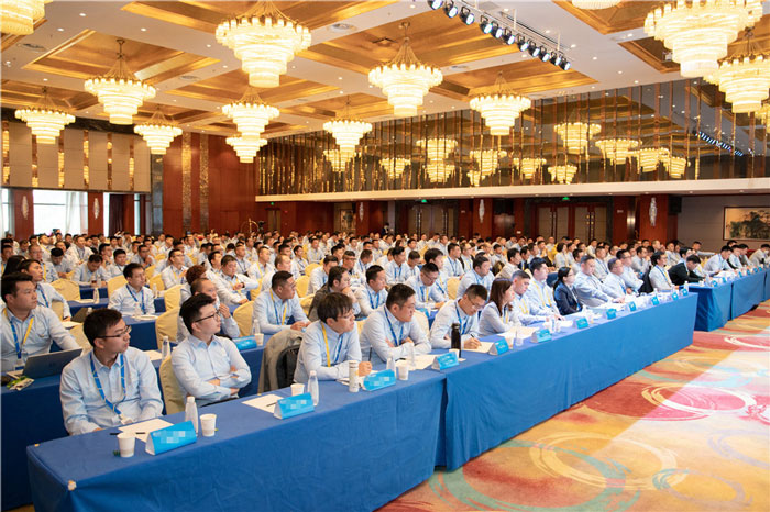 新起点、新征程、乘风破浪、砥砺前行——五大联赛官方网页版_五大联赛网（中国）
管理层大会在南京隆重召开-1.jpg