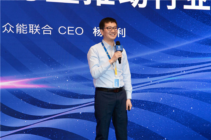 新起点、新征程、乘风破浪、砥砺前行——五大联赛官方网页版_五大联赛网（中国）
管理层大会在南京隆重召开-3.jpg